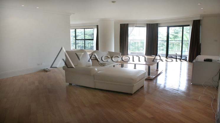 The unparalleled living place Apartment  3 Bedroom For Rent BTS Phrom04