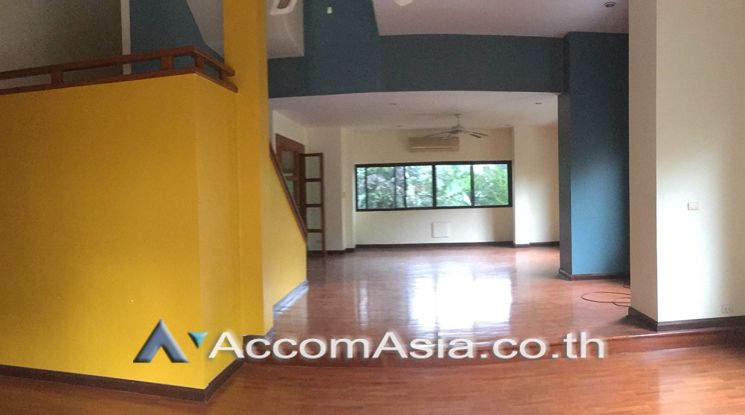 Lotus Point Townhouse  4 Bedroom For Rent BTS Ekkamai in Sukhumvit Ban04