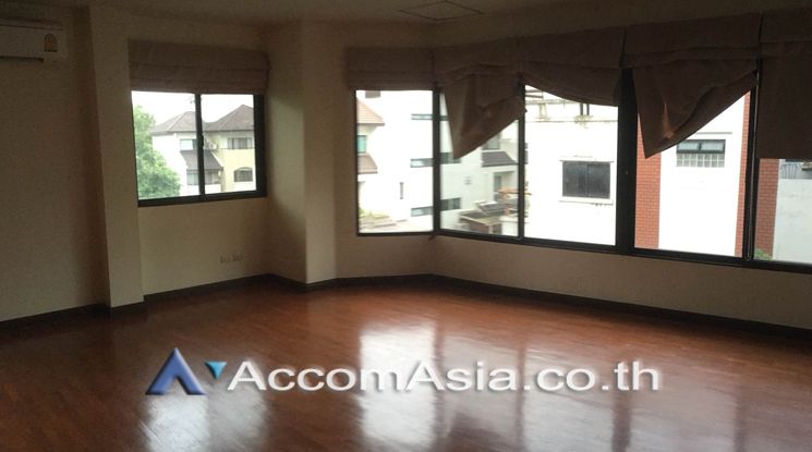 Lotus Point Townhouse  4 Bedroom For Rent BTS Ekkamai in Sukhumvit Ban06