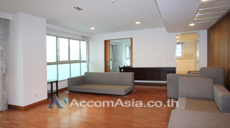 Modern Interiors Apartment  4+1 Bedroom For Rent BTS Asok - MRT Sukhum01