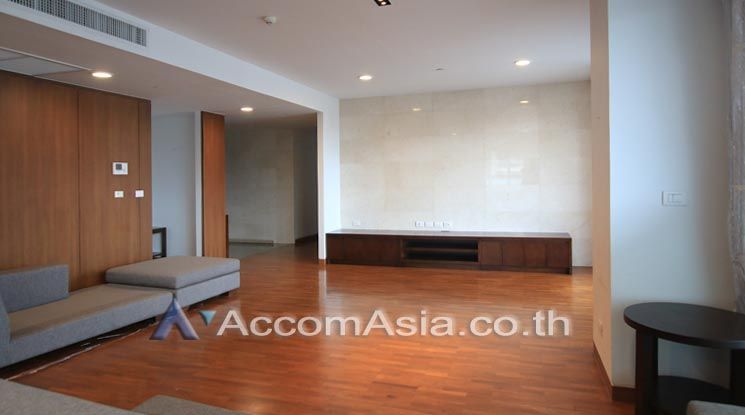 Modern Interiors Apartment  4+1 Bedroom For Rent BTS Asok - MRT Sukhum03