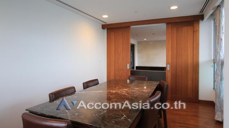 Modern Interiors Apartment  4+1 Bedroom For Rent BTS Asok - MRT Sukhum04