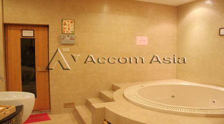 Urbano Absolute Condominium  3 Bedroom For Rent BTS Saphan Taksin in P02