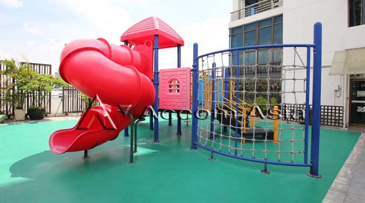 Perfect For Family Apartment  3+1 Bedroom For Rent BTS Phrom Phong in04