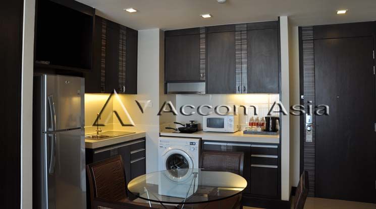 Easy access to Expressway Apartment  2 Bedroom For Rent  in Rama 4 Ban06