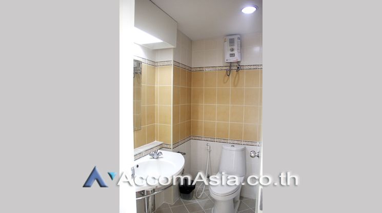 The Conveniented Located Residence Apartment  2 Bedroom For Rent  in S03