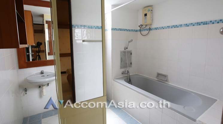 Tastefully Designed Apartment For Rent BTS Thong Lo in Sukhumvit Bangk03