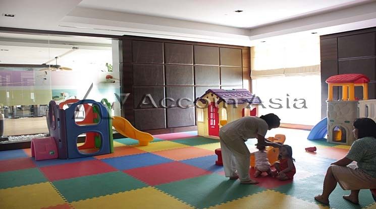 Athenee Residence Condominium  2 Bedroom For Rent BTS Ploenchit in Plo04