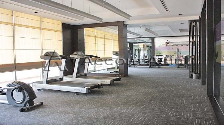 Athenee Residence Condominium  2 Bedroom For Rent BTS Ploenchit in Plo05