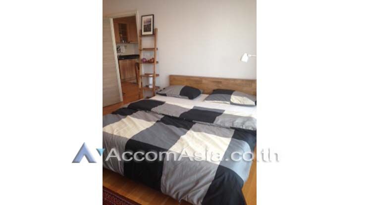Hive Taksin Condominium  2 Bedroom For Rent BTS Saphan Taksin in Charo05