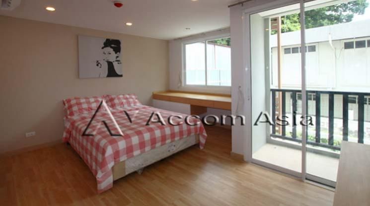 A Contemporary Low Rise Residence Apartment  2 Bedroom For Rent BTS Ch03