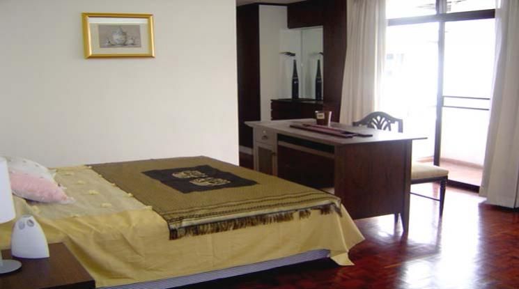 Peaceful In Sukhumvit Apartment  3 Bedroom For Rent BTS Phrom Phong in06