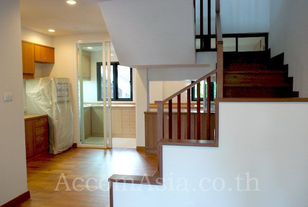 Peaceful Living in CBD Apartment  3 Bedroom For Rent BTS Phrom Phong i03