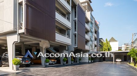 Step to Lumpini Park Apartment  2 Bedroom For Rent BTS Ploenchit in Pl02
