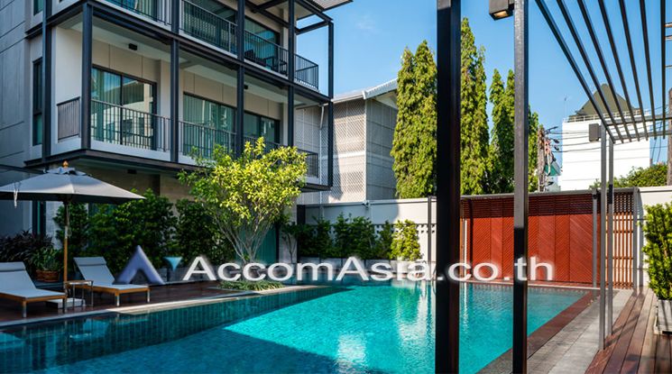 Step to Lumpini Park Apartment  2 Bedroom For Rent BTS Ploenchit in Pl06