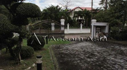 Moo Baan Ladawan Srinakarin House  5 Bedroom For Rent  in Srinakarin B02