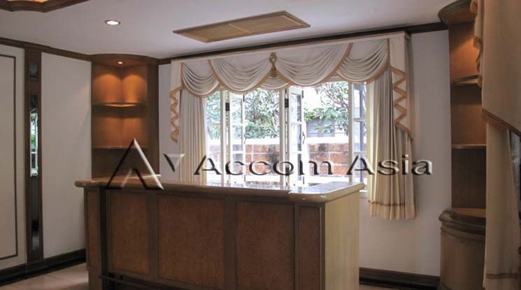 Moo Baan Ladawan Srinakarin House  5 Bedroom For Rent  in Srinakarin B06