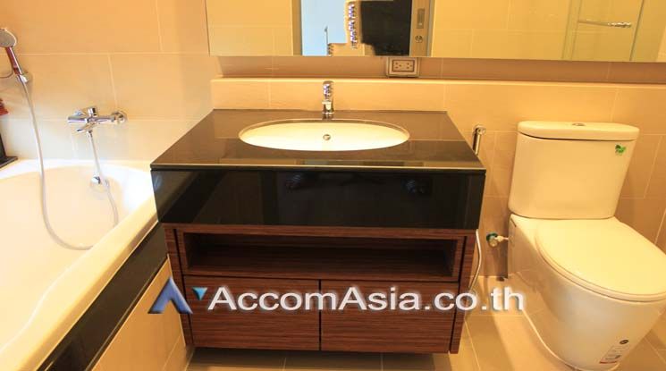 Perfect Living In Bangkok Apartment  3 Bedroom For Rent BTS Phrom Phon03