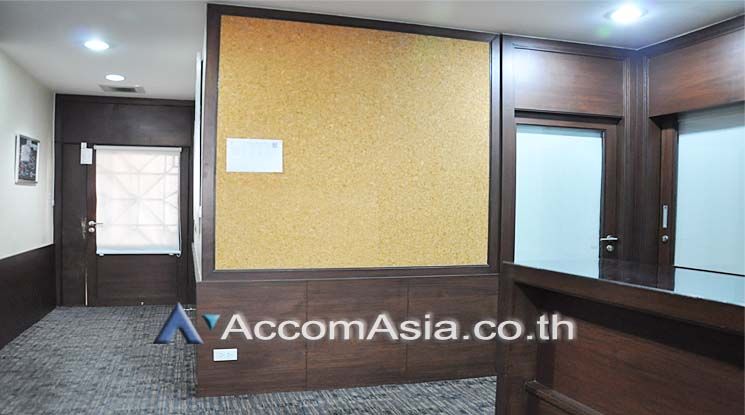 The elegant place Retail / shophouse For Rent BTS Asok - MRT Sukhumvit03