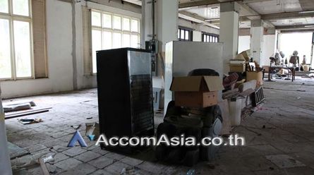 Baan Chao Praya Retail / shophouse For Rent BTS Krung Thon Buri in Som02