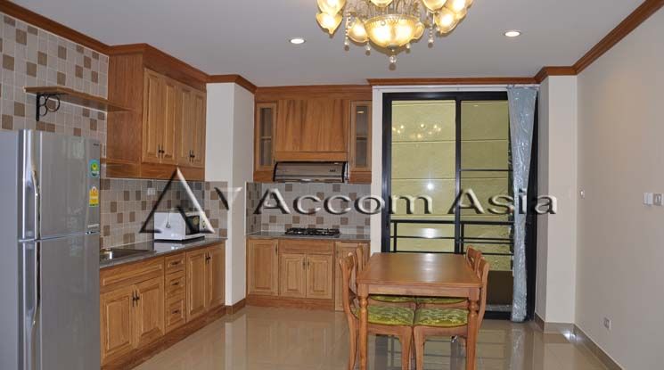 Homey and relaxed Apartment  3 Bedroom For Rent BTS Phrom Phong in Suk06