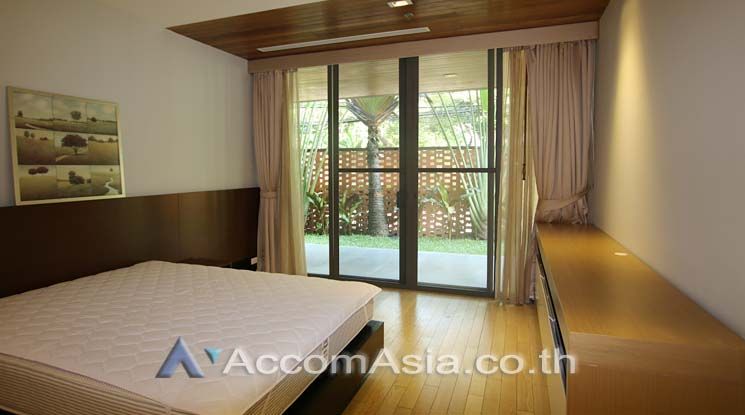 Deluxe residence with greenery surrounding Apartment  3 Bedroom For Re06
