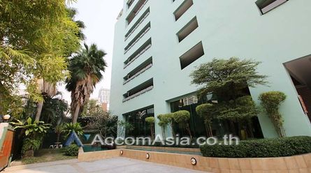 Lake Green Condominium  2 Bedroom For Rent BTS Nana in Sukhumvit Bangk02