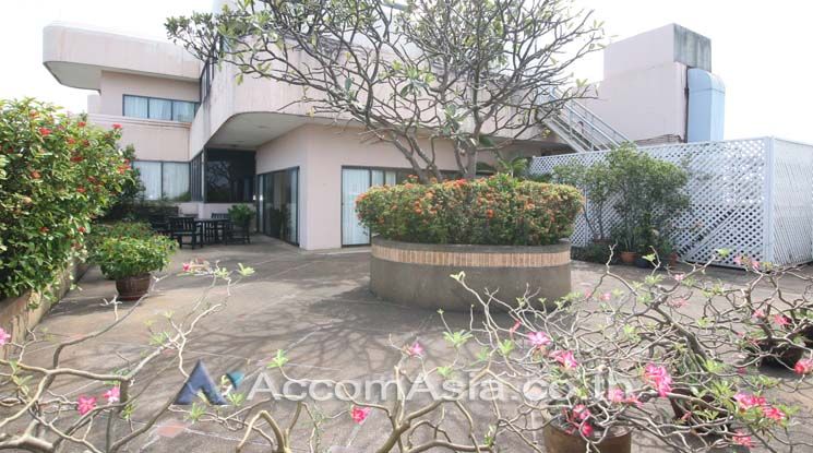 High Rise Serviced Apartment Apartment  2 Bedroom For Rent MRT Lumphin01
