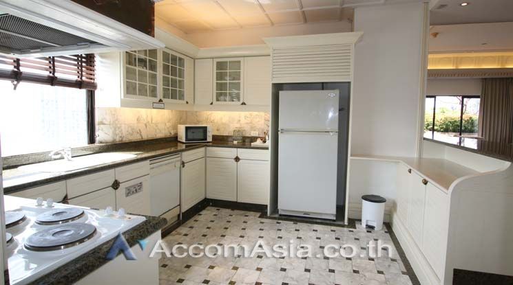 High Rise Serviced Apartment Apartment  2 Bedroom For Rent MRT Lumphin06