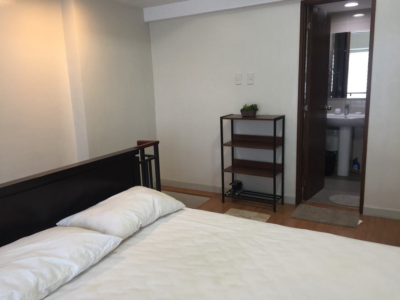 "1BR Condo for Rent in Eton Parkview, Legazpi Village, Makati"06