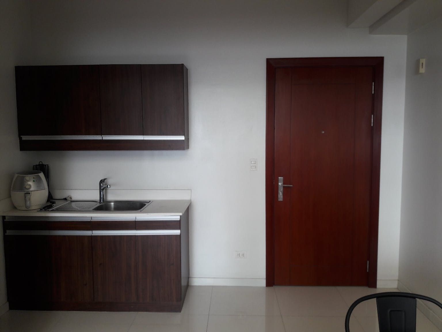 "1BR Condo for Rent in Eton Residences, Legazpi Village, Makati"04