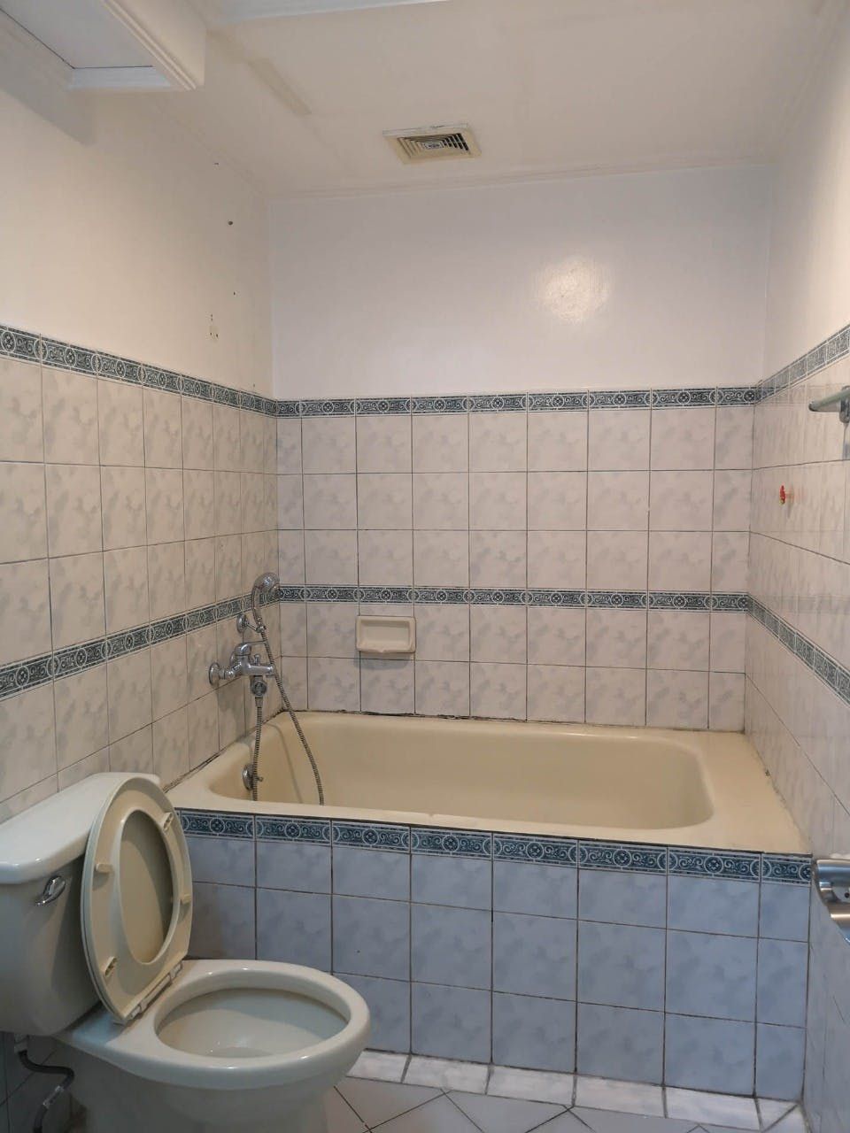 "2BR Condo for Rent in AIC Gold Tower Condominium, Ortigas Center, Pasi"08