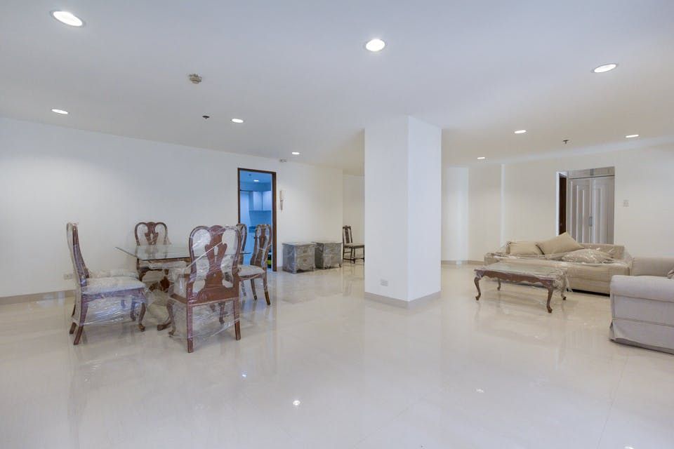 "2BR Condo for Rent in La Maison, San Lorenzo Village, Makati"08