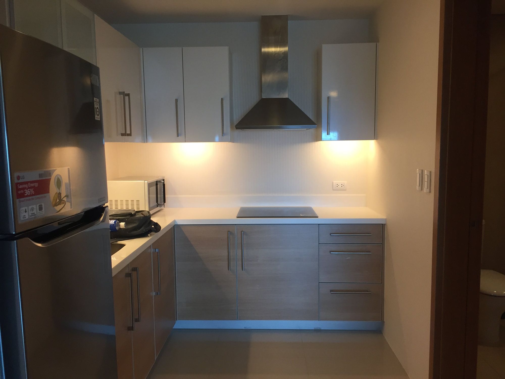 "2BR Condo for Rent in Fairway Terraces, Newport, Pasay"03