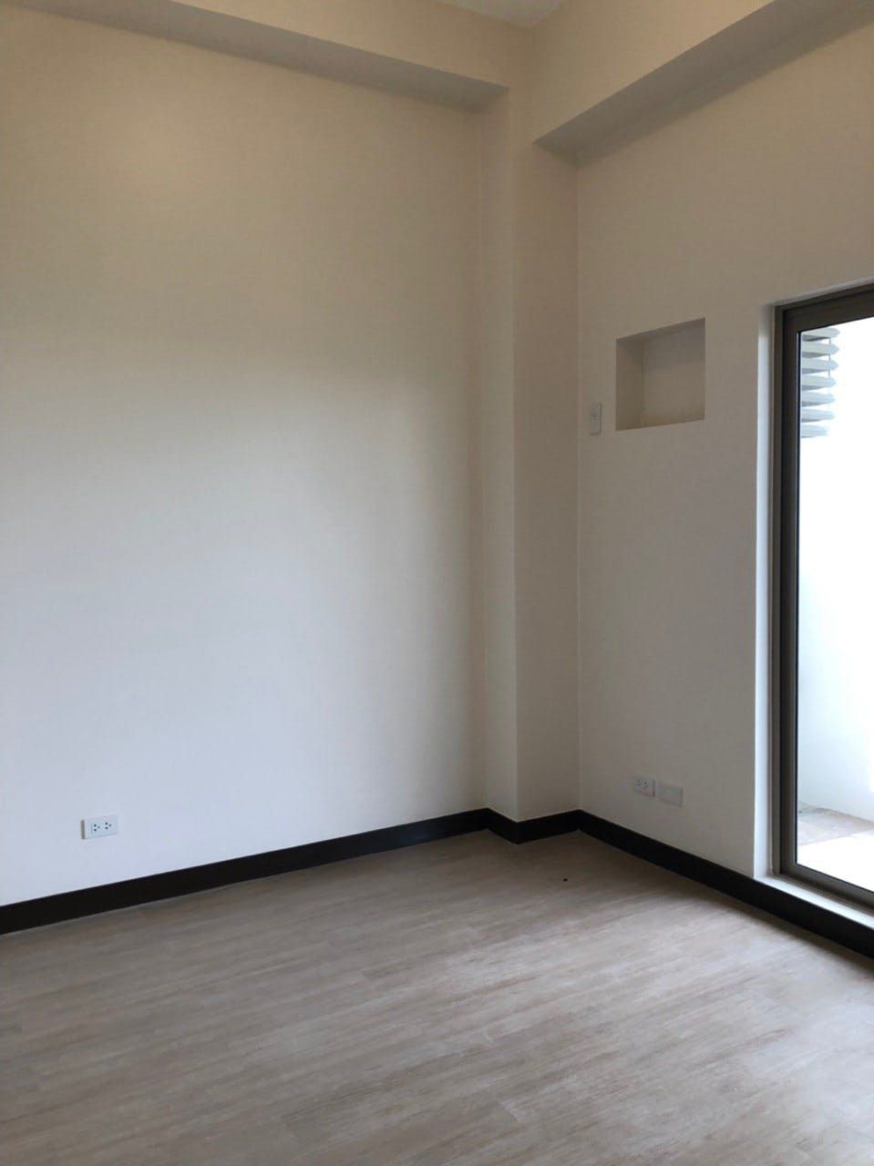 "2BR Condo for Rent in Fairway Terraces, Newport, Pasay"06