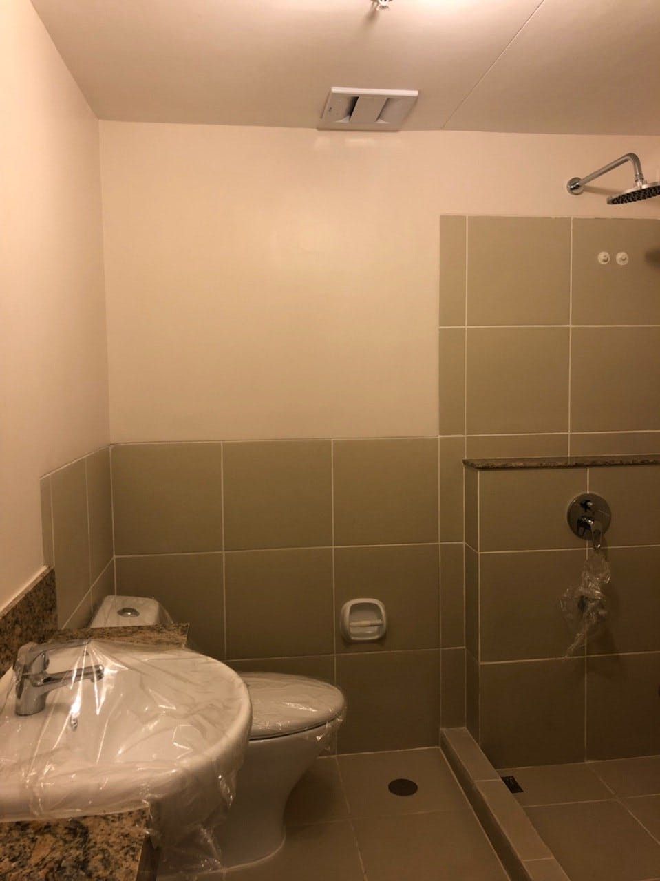 "2BR Condo for Rent in Fairway Terraces, Newport, Pasay"08