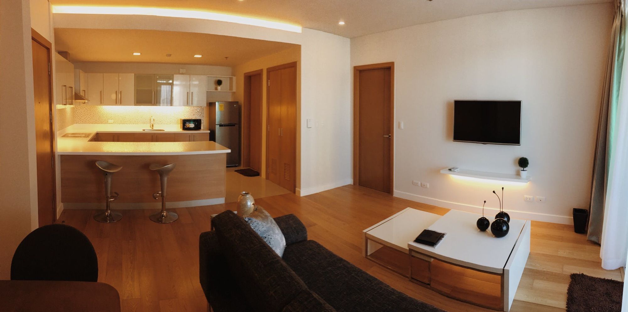 "1BR Condo for Rent in Park Terraces, San Lorenzo, Makati"04