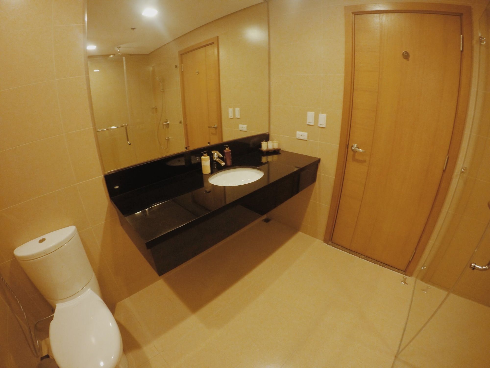 "1BR Condo for Rent in Park Terraces, San Lorenzo, Makati"06