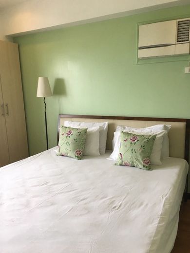 "2BR Condo for Rent in The Columns Legaspi, Legazpi Village, Makati"01