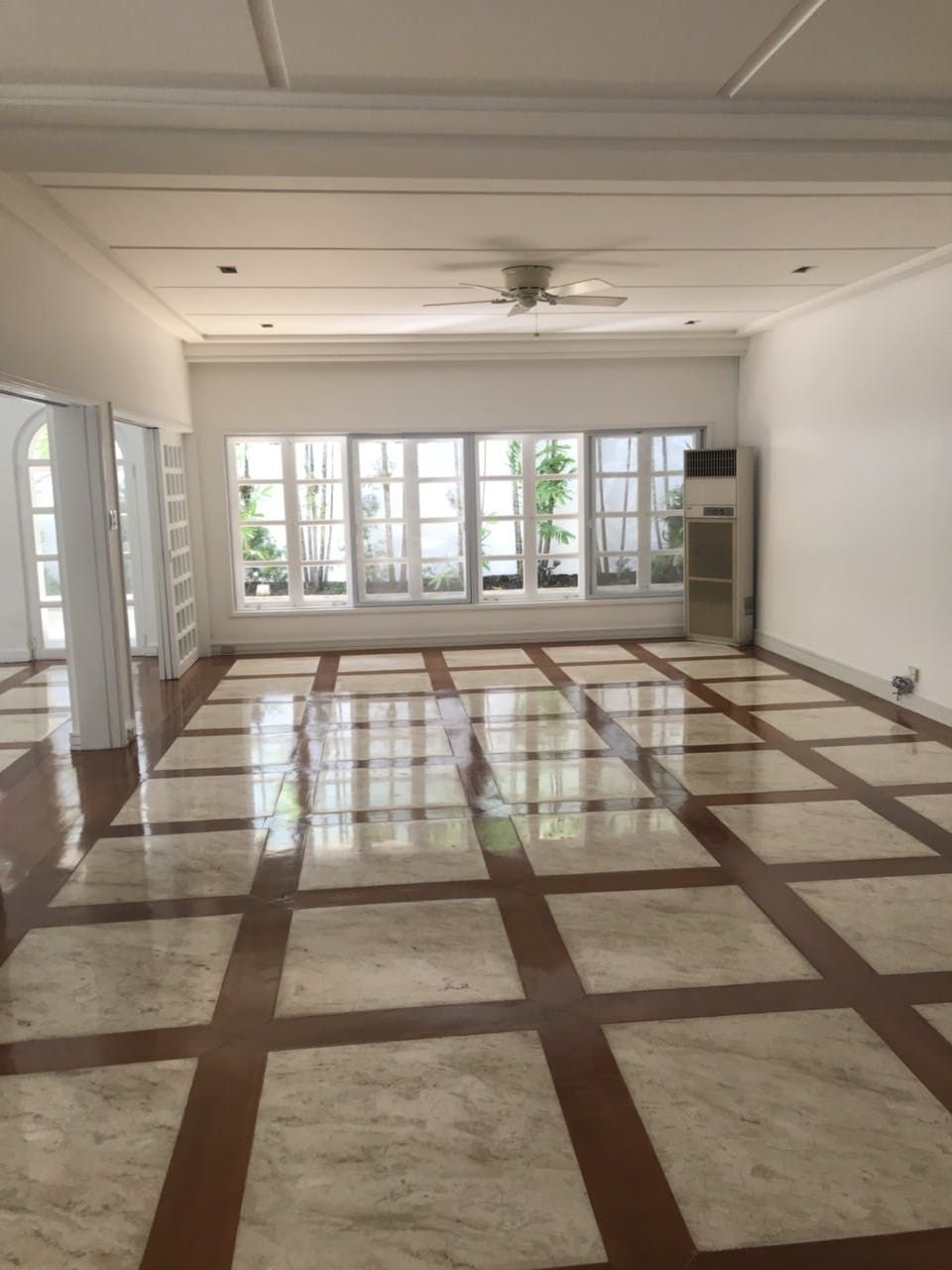 "4BR House for Rent in Dasmari?as Village, Makati"03