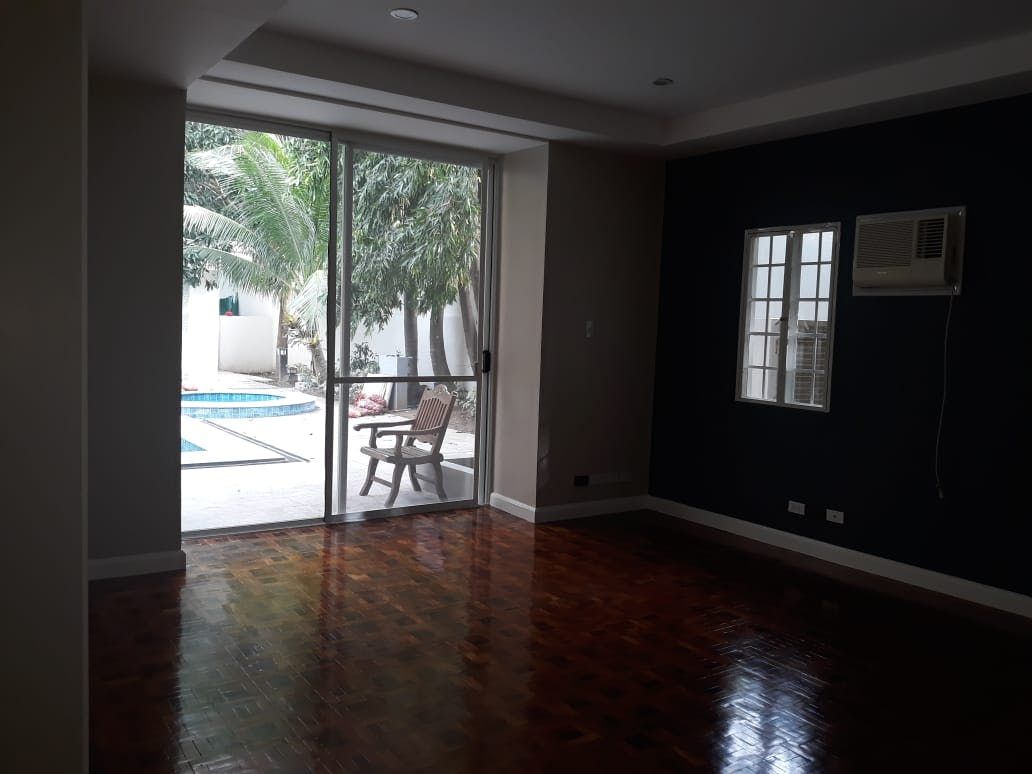 "4BR House for Rent in Dasmari?as Village, Makati"06