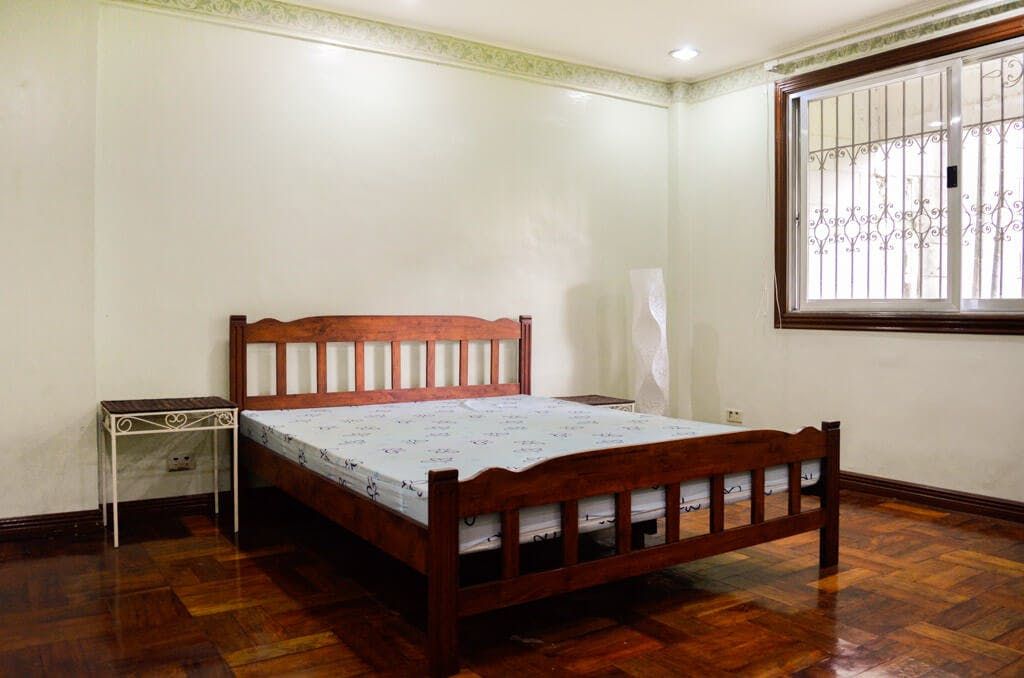 "3BR House for Rent in San Lorenzo Village, Makati"06