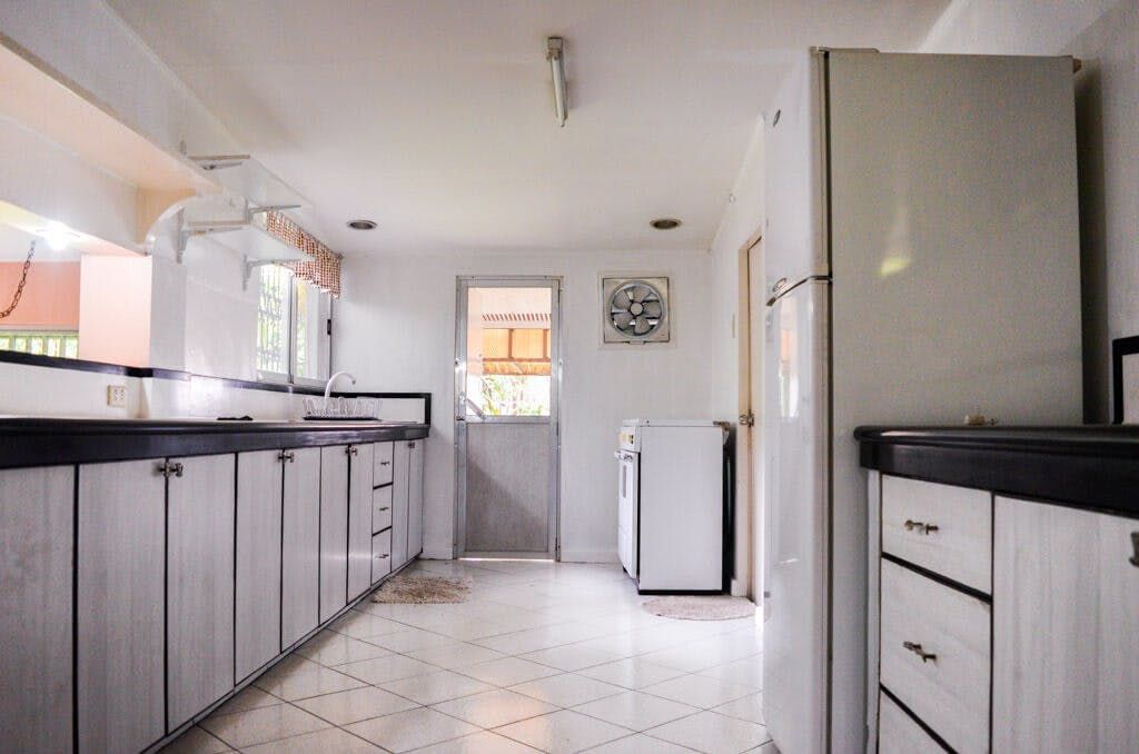 "3BR House for Rent in San Lorenzo Village, Makati"10