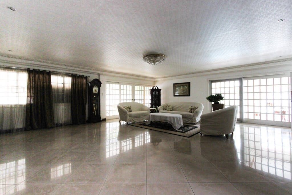 "5BR House for Rent in Dasmari?as Village, Makati"10