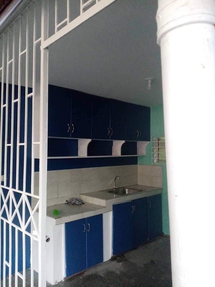 "5BR House for Rent in Manuyo Dos, Las Pi?as"10