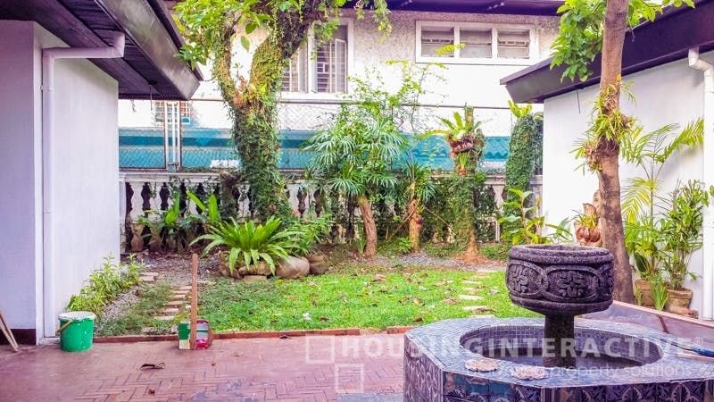 "3BR House for Rent in Dasmari?as Village, Makati"09
