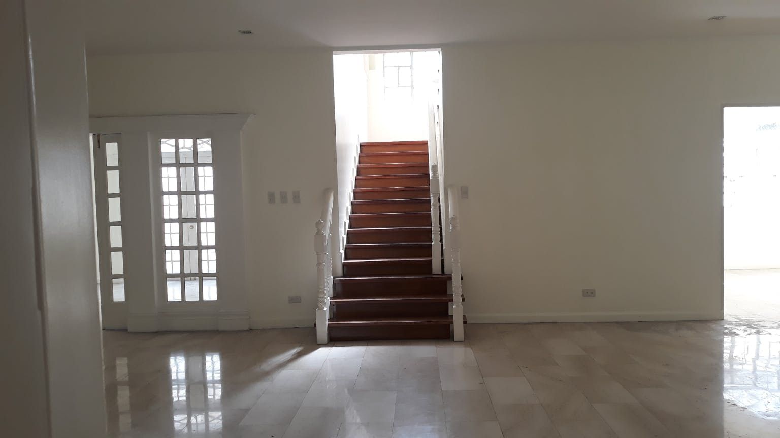 "7BR House for Rent in San Lorenzo Village, Makati"04