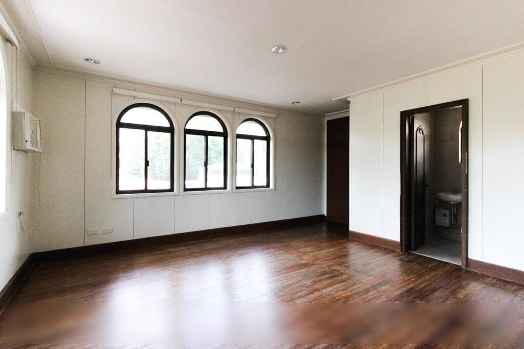"3BR House for Rent in San Lorenzo Village, Makati"10