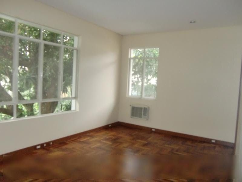 "4BR House for Rent in Ayala Alabang Village, Muntinlupa"10