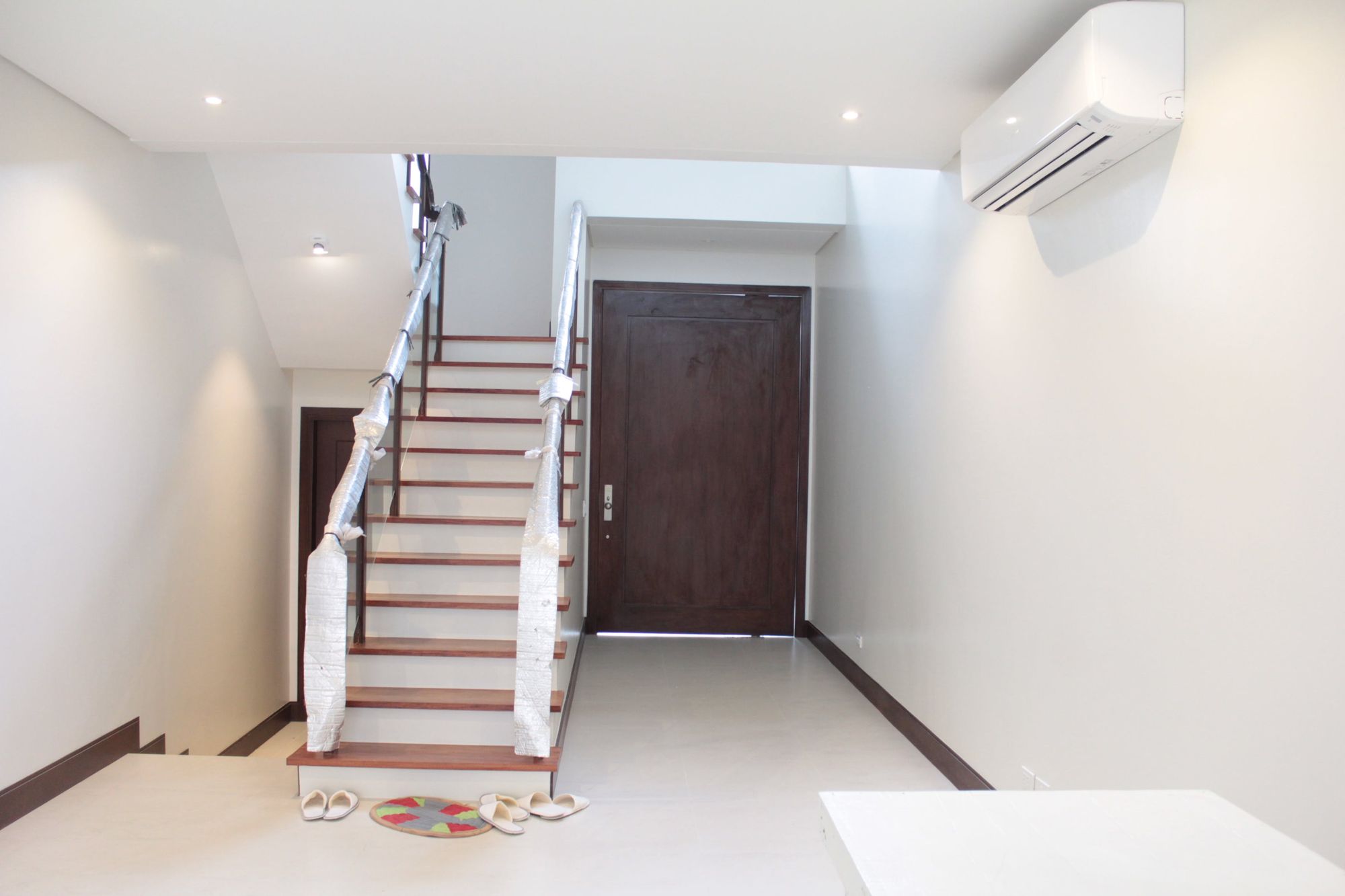 "5BR House for Rent in San Lorenzo Village, Makati"07